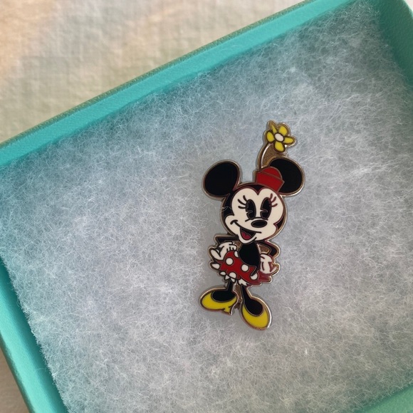 Disney Jewelry - authentic disney minnie pin
